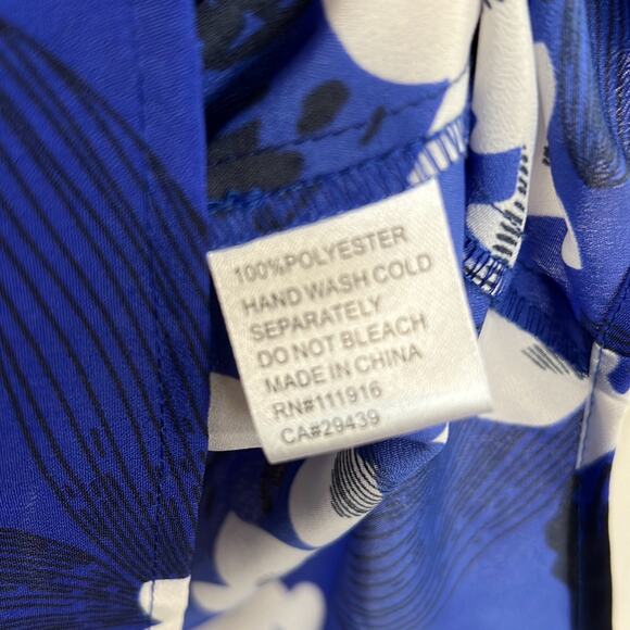 NWT Yumi Kim size small floral blouse blue black white - Picture 3 of 6